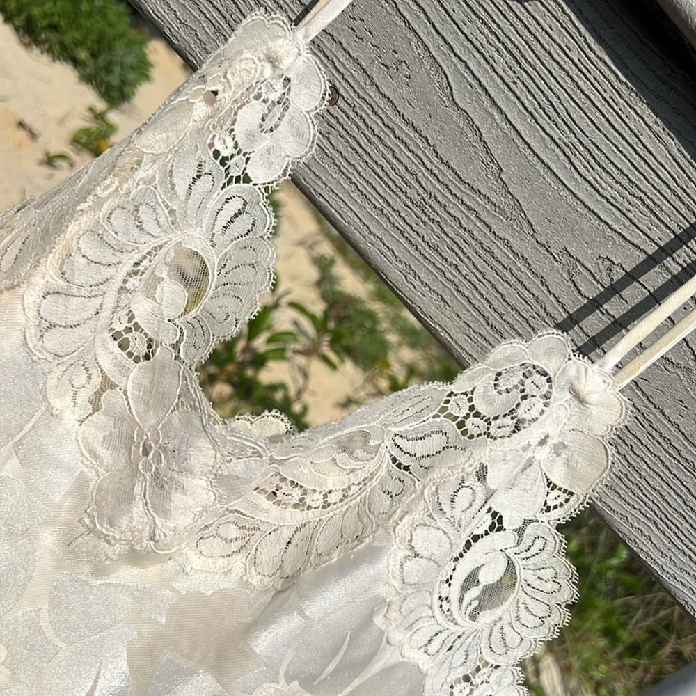 VINTAGE 70s Ladies Union Made in USA Lady Lynne Lingerie Camisole Ivory Lace | S - Picture 4 of 13